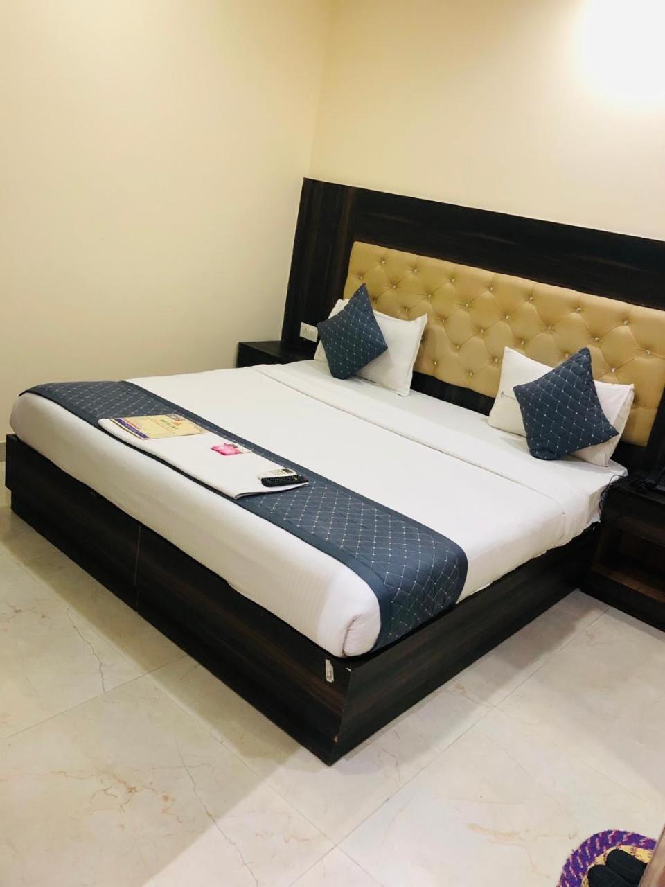 Hotel Ivy Plaza Near Igi Airport نيودلهي المظهر الخارجي الصورة